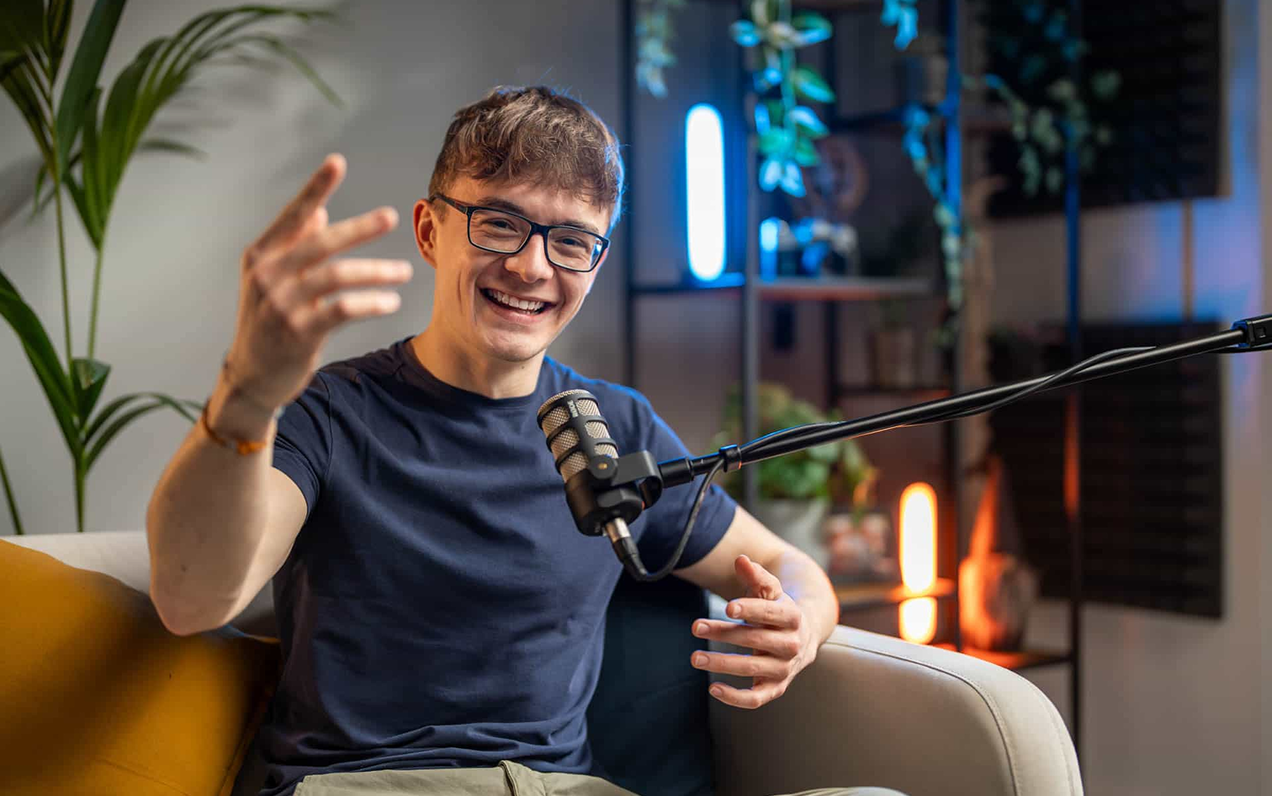 Michael při práci na profesionálním video setupu v Pixbo studiu